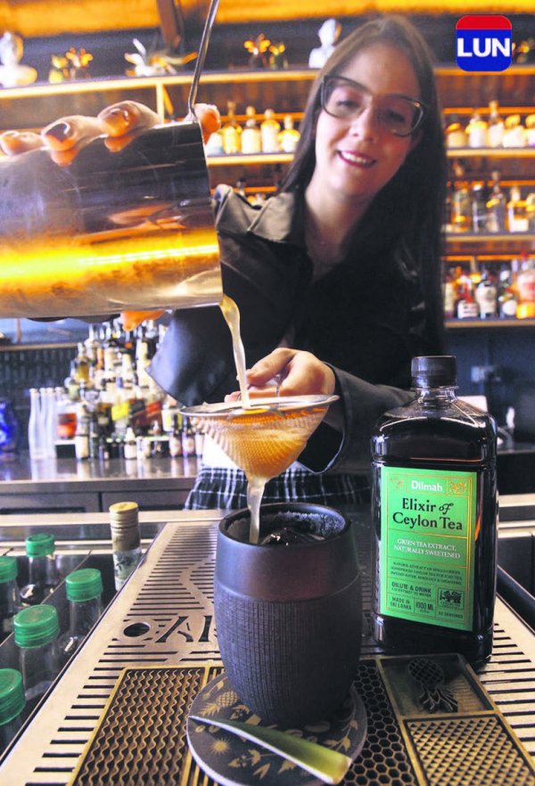 "Soy bartender desde que tengo 20 años", dice  Yelenis Gil.