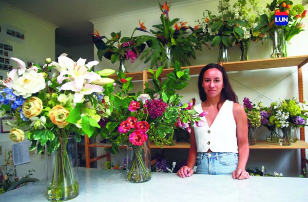 "Ofrecemos un servicio a losclientes que consiste en una mantención floral mensual", explica Rosario Correa.