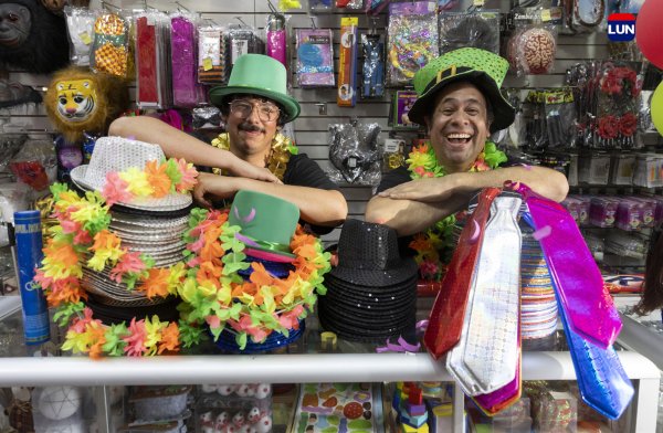 Claudio Hernández destaca que ellos importan directo desde China.