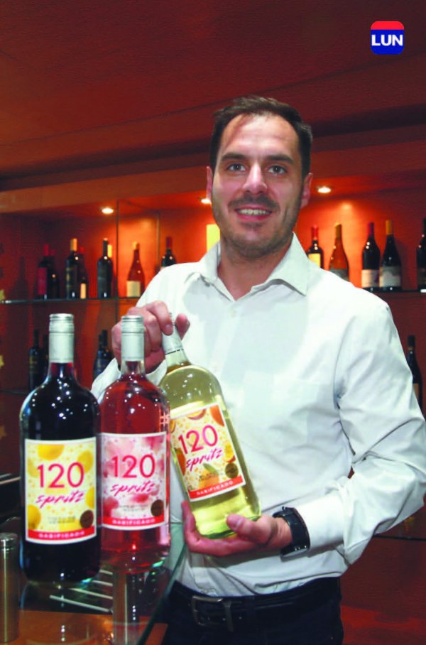"120 Spritz busca acercar la coctelería al mundo del vino". Gonzalo de Tezanos 
