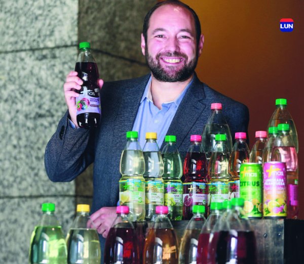 "Todos nuestras variedades están elaboradas con
jugo de fruta natural y 0% azúcar añadida", dice Rubén Marrero.