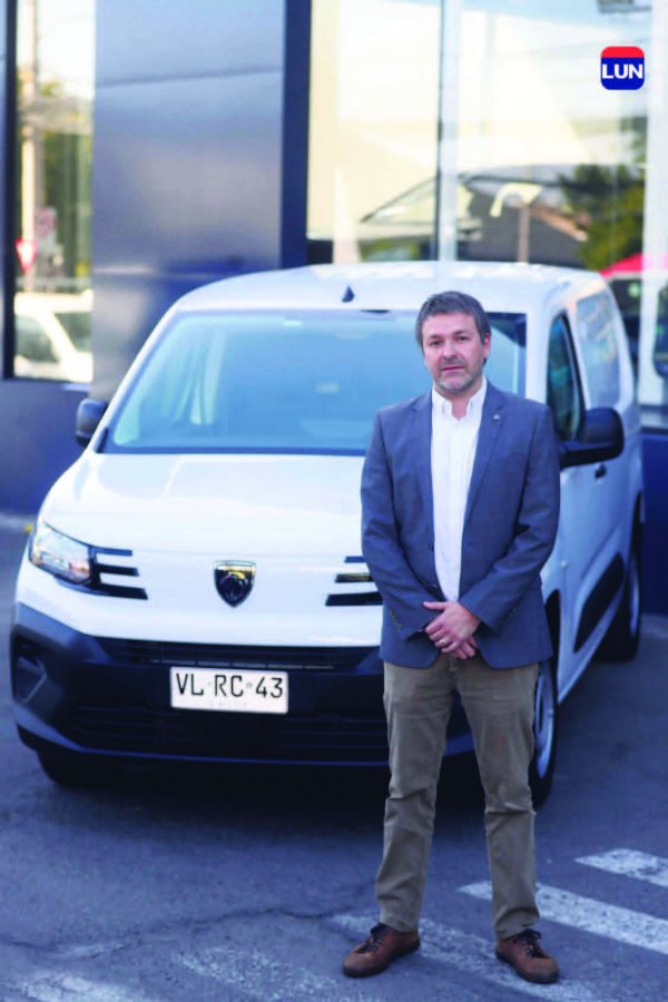 "La decisión por comprar este modelo se basa en la eficiencia y confianza que damos como Peugeot Chile", afirma Jimmy Green.
