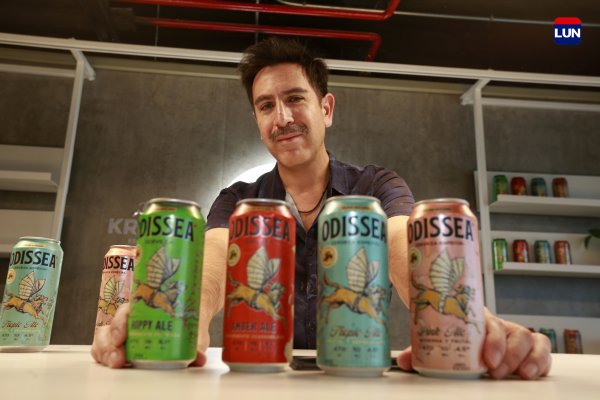 "Elegimos al perro porque representa al compañero ideal", Cristhián Reveco. 
