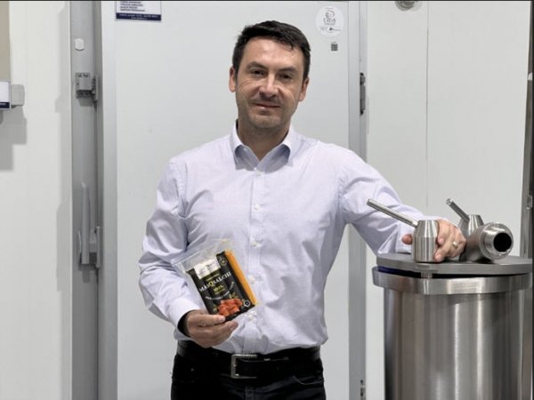 Por su menor huella de carbono en la producción, estas salchichas son más sostenibles que las cárnicas.